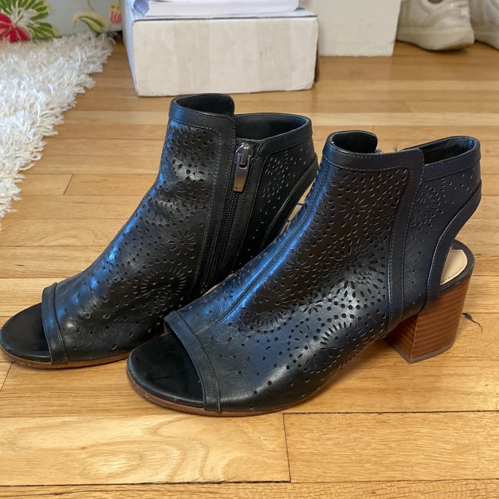Via Spiga Boot, Great condition but worn some on the bottom, Nordstrom size 7.5 - Picture 2 of 7